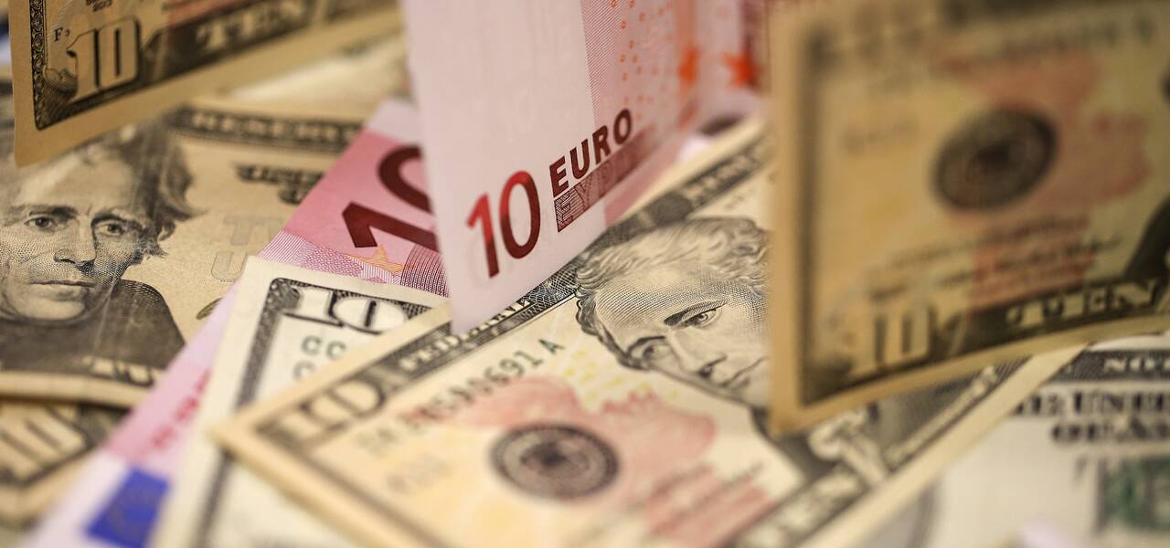 EUR/USD: euro kembali ke garis leher