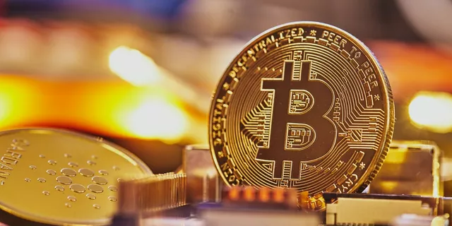 Bitcoin Hampir Sentuh Rekor Tertinggi